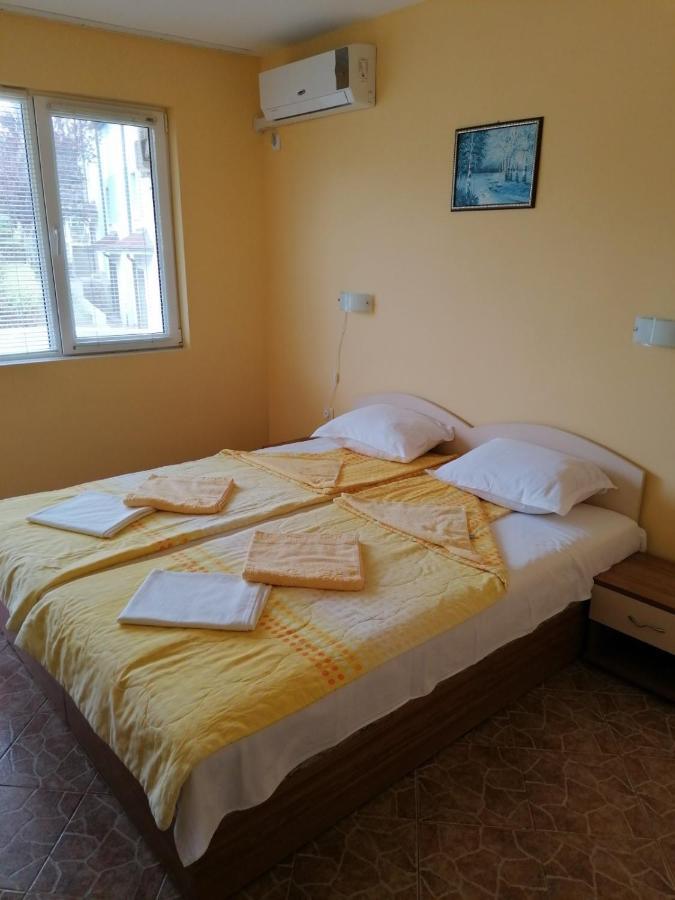 Villa Krisia Apartments Sozopol Exteriör bild