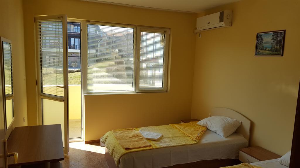 Villa Krisia Apartments Sozopol Exteriör bild