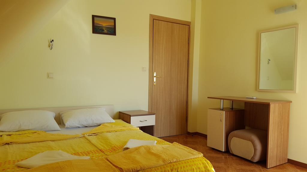 Villa Krisia Apartments Sozopol Exteriör bild