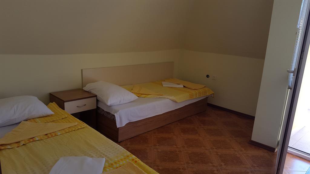 Villa Krisia Apartments Sozopol Exteriör bild
